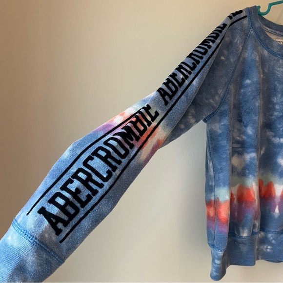 Abercrombie Kids Tie Dye Crewneck Sweatshirt Size 7/8 Blue Logo Pullover Cozy - Picture 2 of 12